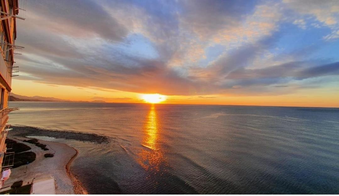 Sobre Las Olas Del Mar El Campello Zewnętrze zdjęcie